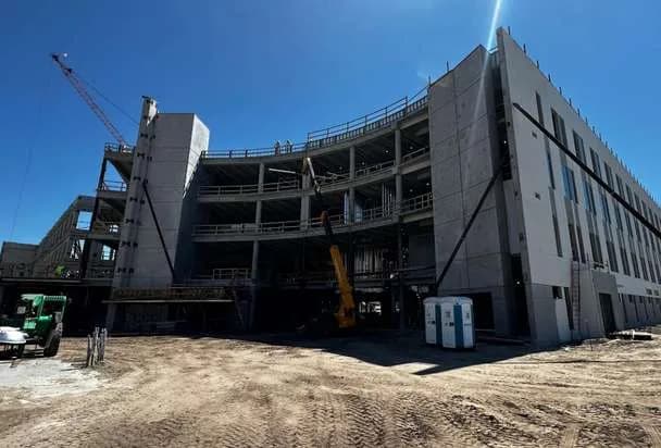 Hospital building in Riverview under construction